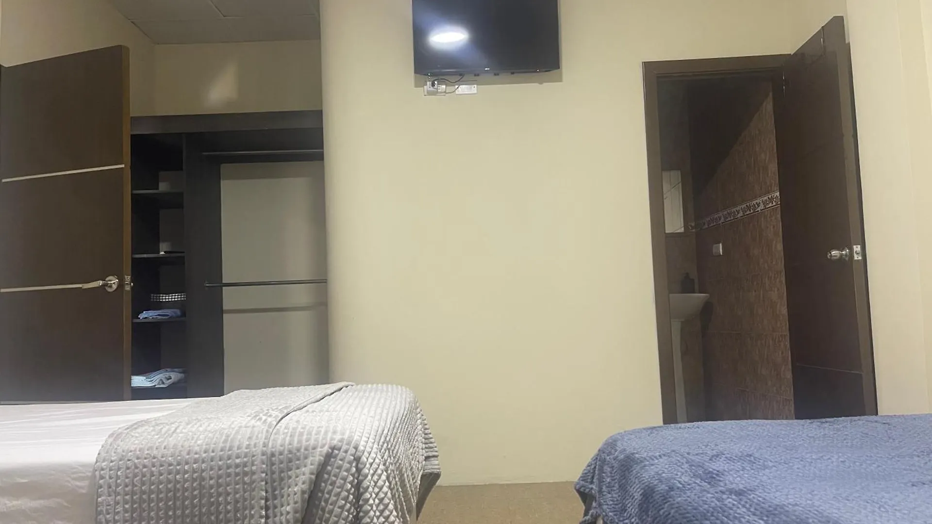 Homestay Kicker House Apartment Puerto Baquerizo Moreno
